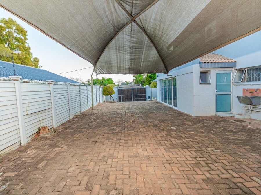 6 Bedroom Property for Sale in Schoemansville North West
